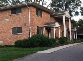 1004 Tottenham Rd, Birmingham, MI 48009