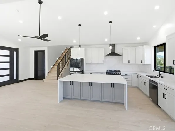 447 Tanglewood Dr, Big Bear City, CA 92314