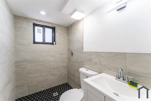 1515 NW North River Dr #5 — Photo 3