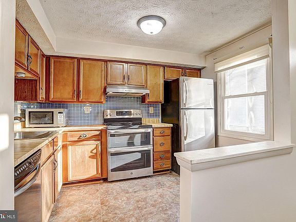 4th image of 8307 Mary Lee Ln