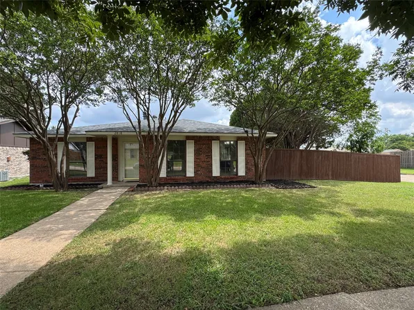 2818 Gayle Dr, Garland, TX 75044