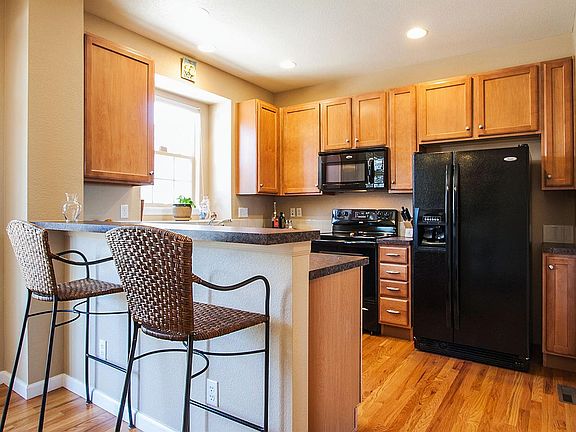 5th image of 725 N Roslyn St Unit 31