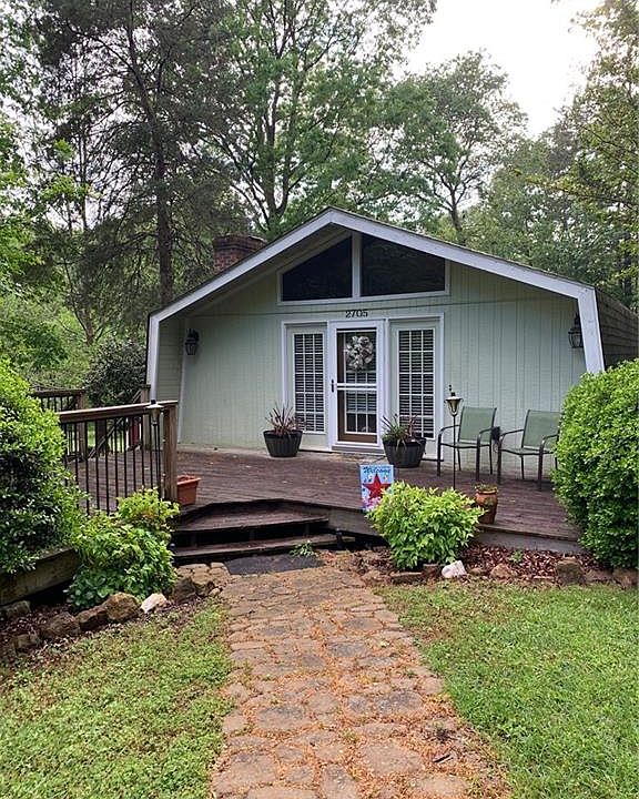 1st image of 2705 Heather Dr