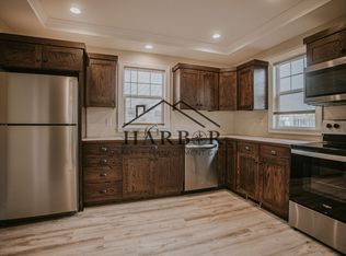 105 1st St NW, Austin, MN 55912