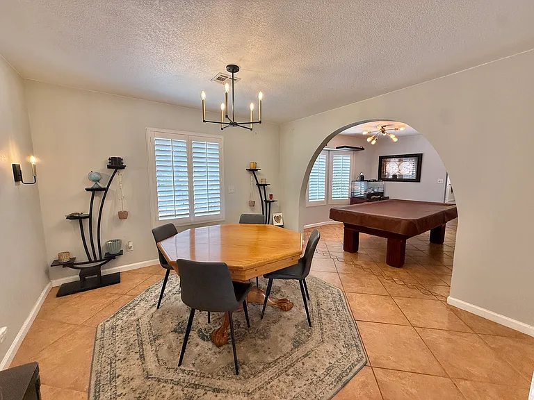1120 S Hereford Ave — Photo 11