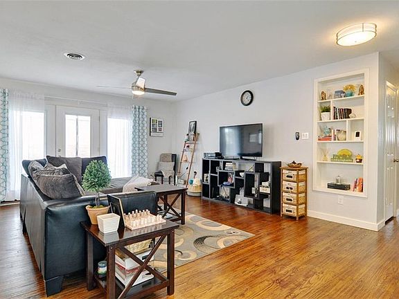 4th image of 1813 Puritan Dr