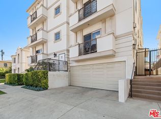 125 Sweetzer Ave #PENTHOUSE 3A, Los Angeles, CA 90048