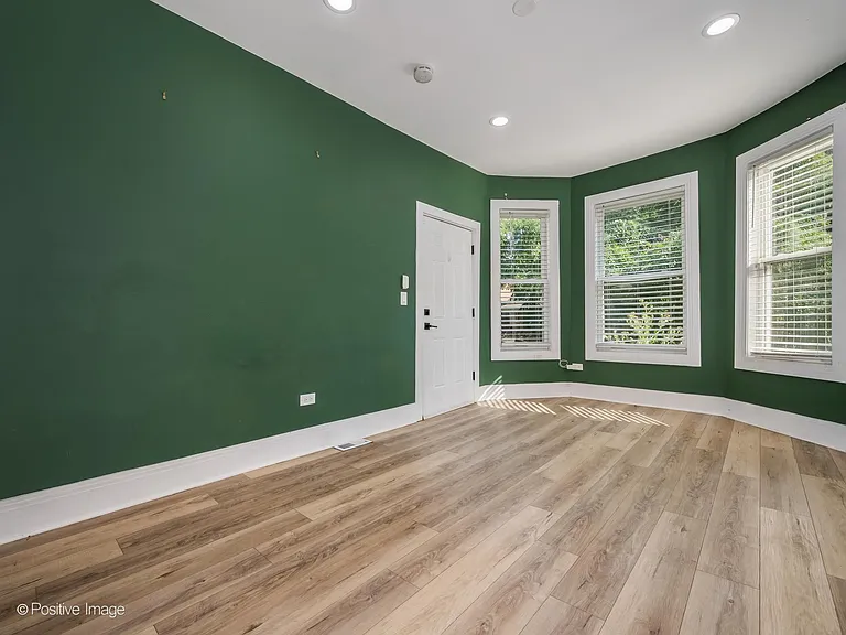 3546 W Beach Ave #1 — Photo 17