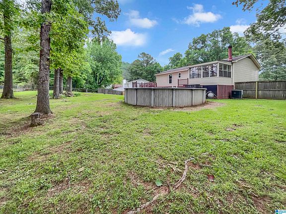 5th image of 1833 Creely Dr