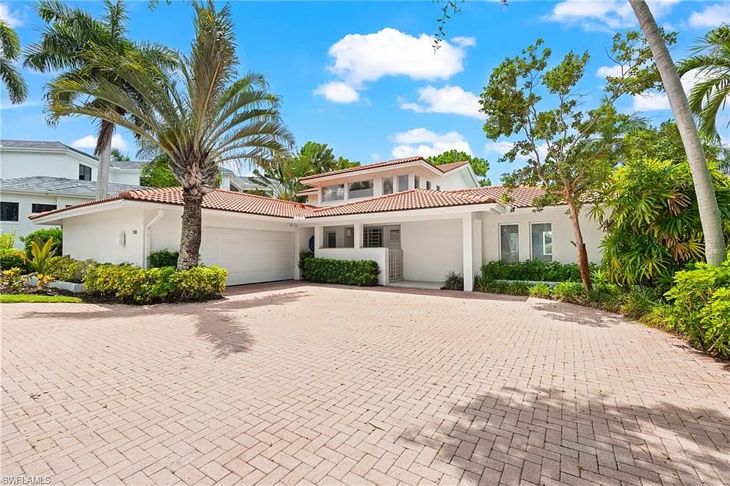 3 bed, 2.0 bath, 3297 sqft, $30,000 — Photo 2