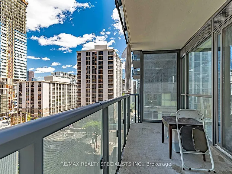 15 Grenville St #609 — Photo 40