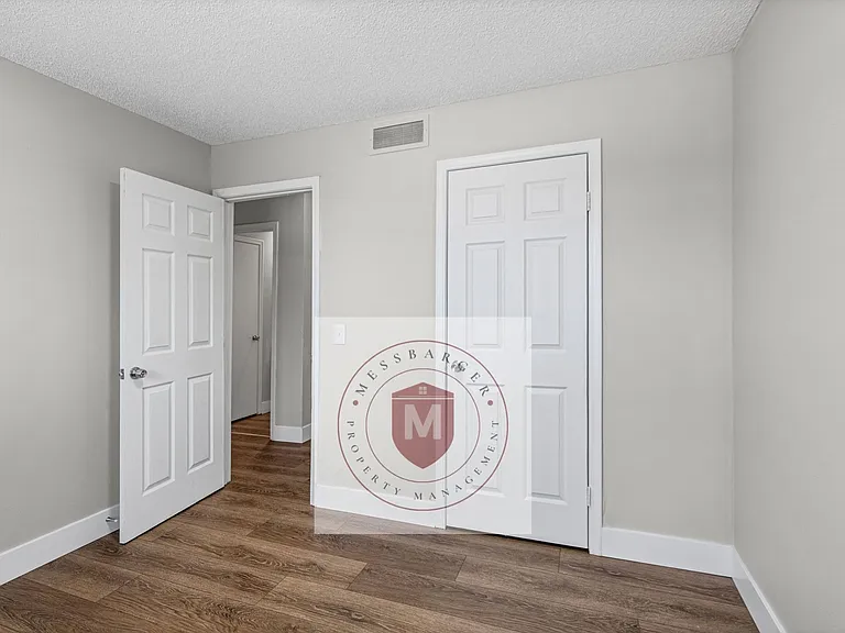 425 Castle Dr — Photo 18