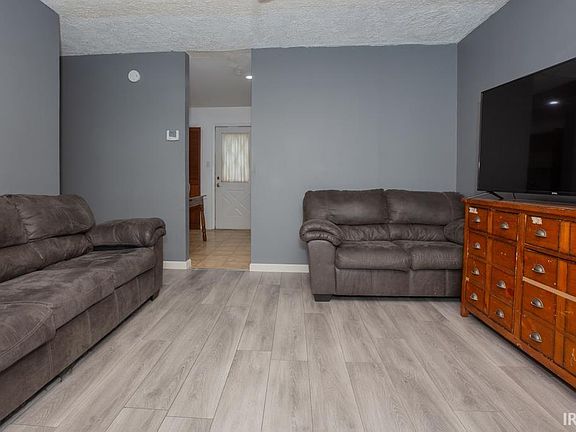 3rd image of 3212 S Rotherwood Ave