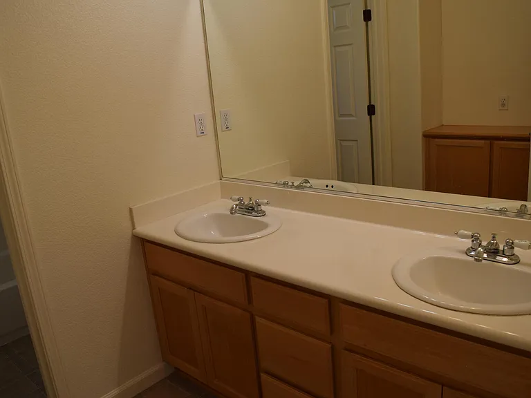 448 Chestnut St — Photo 12