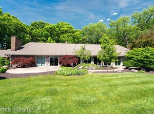 190 Hillcrest Ave, Brighton, MI 48116