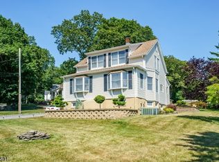 428 Manchester Ave, North Haledon, NJ 07508