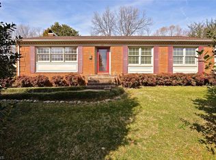2904 W Cornwallis Dr, Greensboro, NC 27408