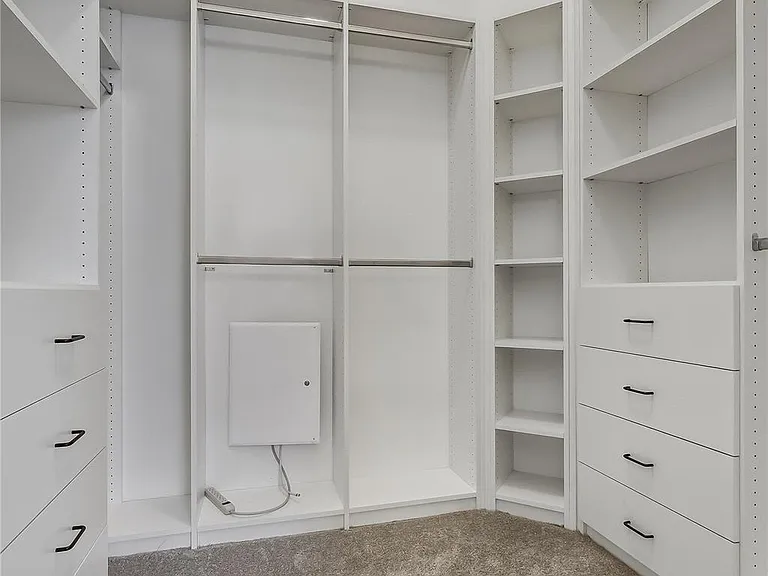 5501 Allamanda Dr — Photo 17