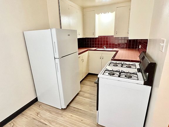 4th image of 1550 N Pennsylvania St #7cdc80583