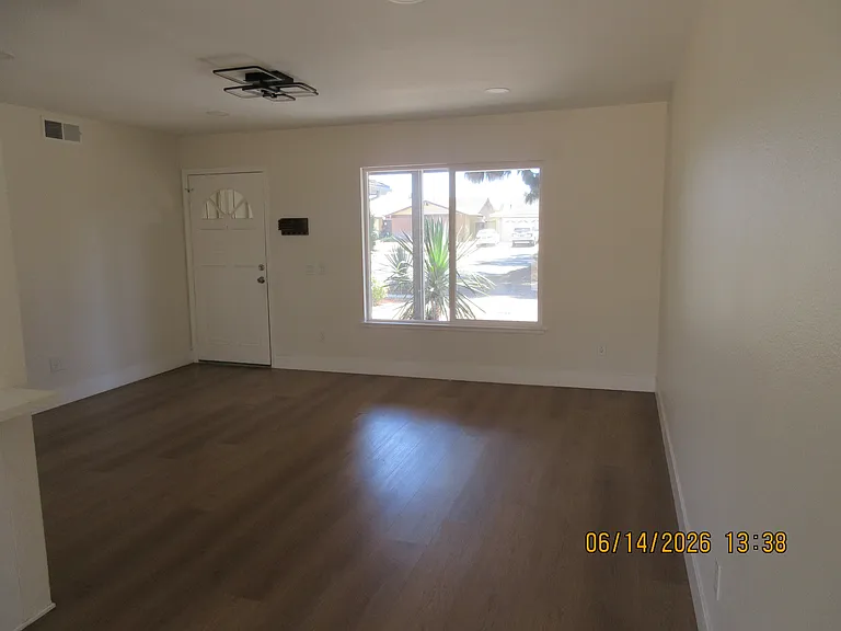1052 W Quince St — Photo 19