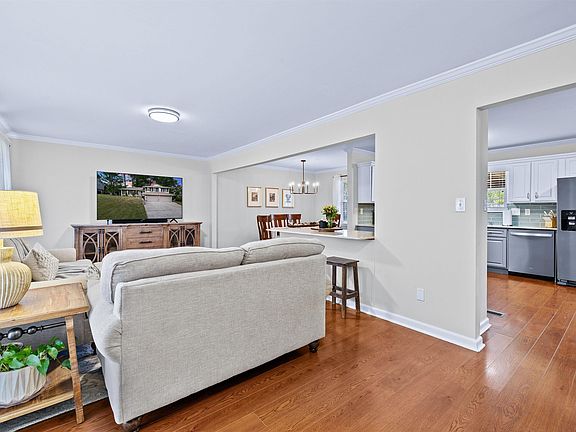 5th image of 231 Cambo Dr