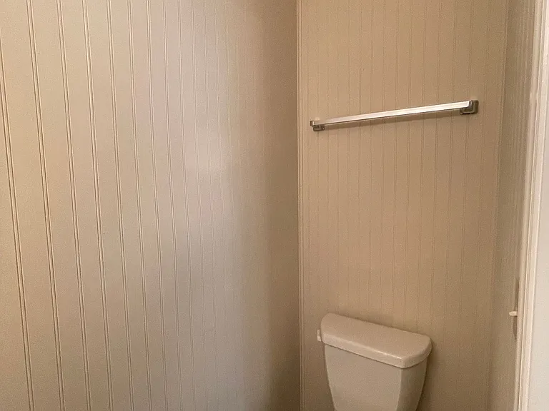 207 Charleston Ave — Photo 22