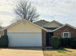 2501 SW Choctaw St, Bentonville, AR 72712