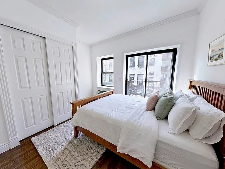 322 W 14th St #4D — Photo 4