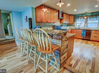 7606 Paradise Beach Rd, Pasadena, MD 21122