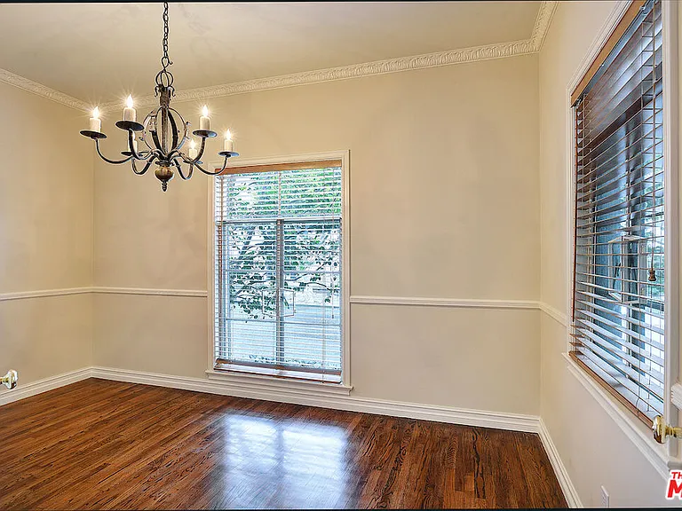 149 S Rodeo Dr — Photo 8
