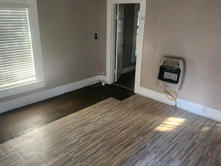 411 W King St #A — Photo 8