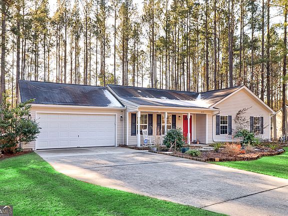 2nd image of 475 Shadowbrook Cir