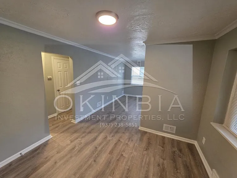 2815 Oxford Ave — Photo 11