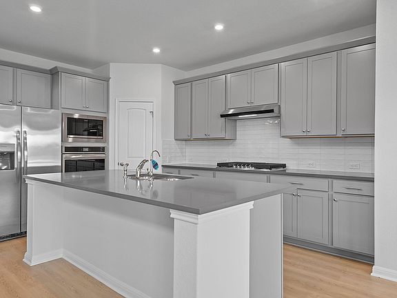 3rd image of 4522 Royal Oak Blvd