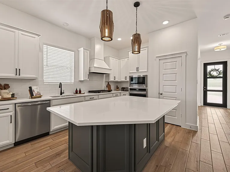 18406 Generous Ln — Photo 7