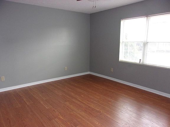 5th image of 22 Lexington Ct #22