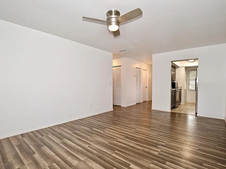 2548 Clairmont Ave — Photo 11