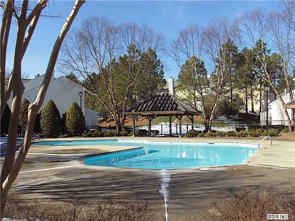 2nd image of 3121 Brockhampton Ct