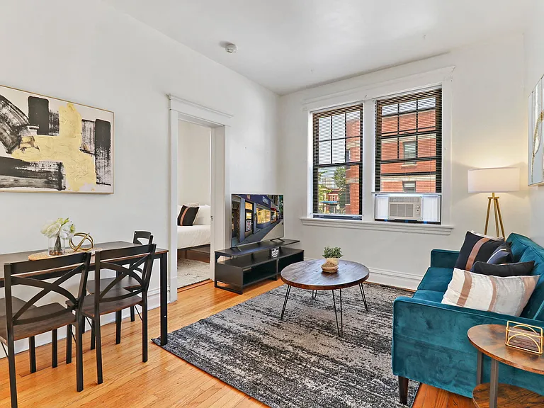 5220 N. Clark Street — Photo 16
