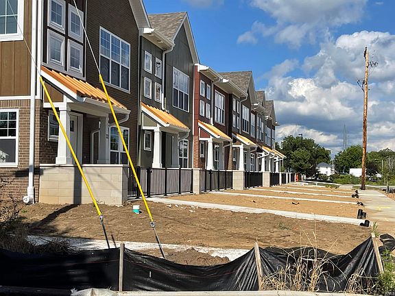 5th image of 1015 Corby Blvd #24