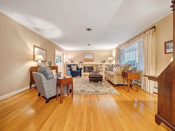 4th image of 1844 Pelham Dr