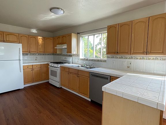 4th image of 3028 B St APT B