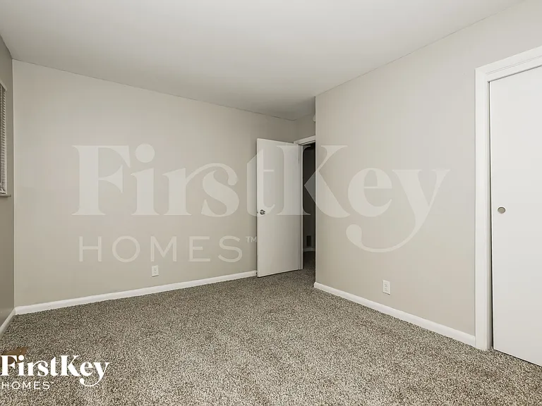 6402 W 15th St — Photo 10