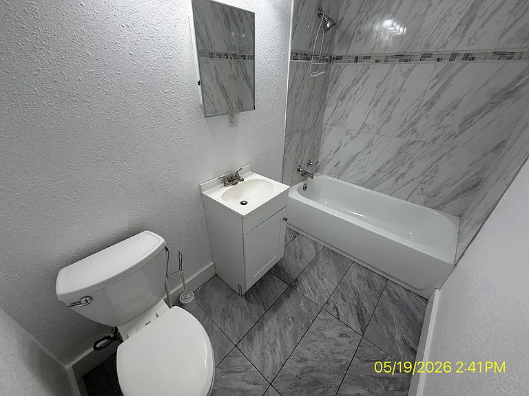 1423 Halford St — Photo 5