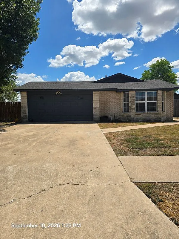 3 bed, 2.0 bath, 1524 sqft, $1,950 — Photo 1