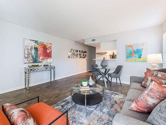 5th image of 8630 Easton Commons Dr #404