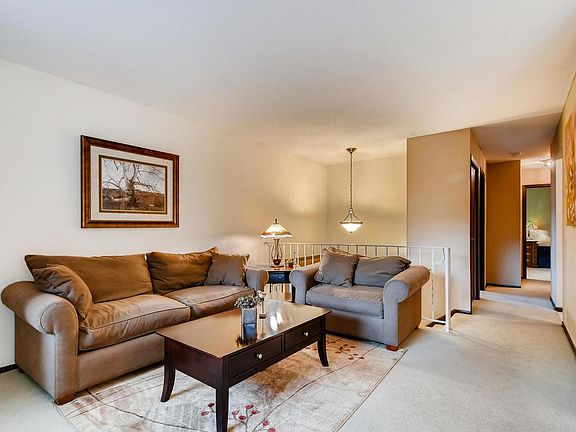5th image of 622 Portland Mews