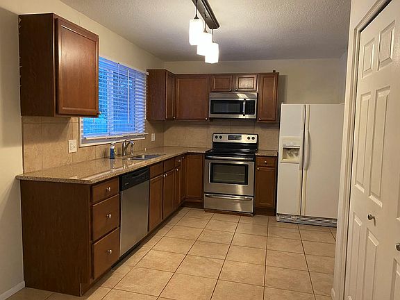 4th image of 2515 Belle Crest Dr