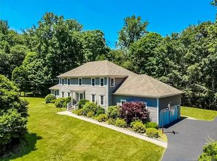 23 Doe Hollow Dr, Trumbull, CT 06611