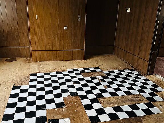 3rd image of 1237 Dickson St